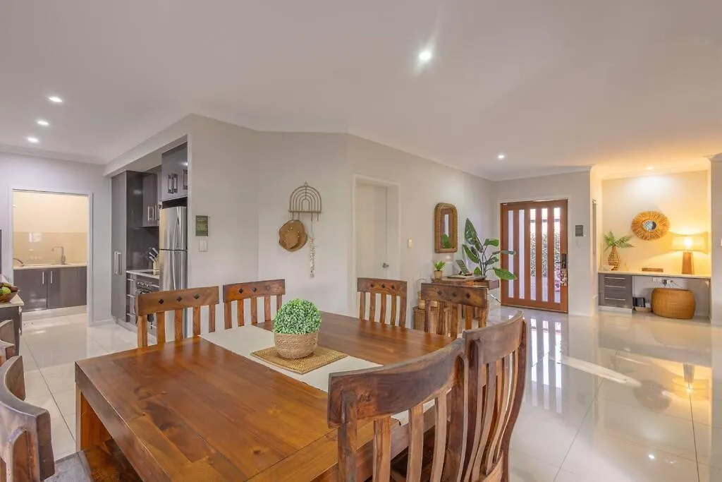Coconut Cove Trinity Villa Trinity Beach Holiday home